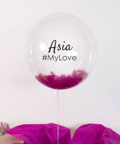 Przezroczysty balon z piórkami i helem w pudełku – My Love