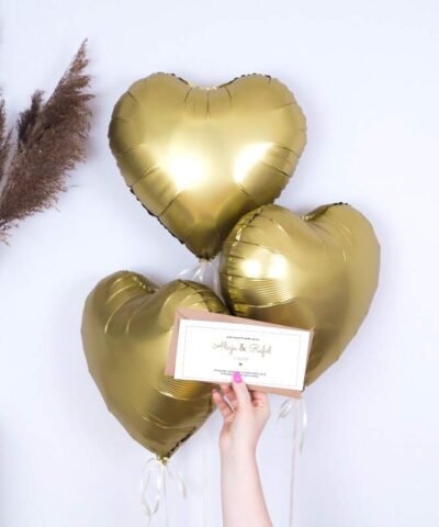 Zestaw balonów z helem i kartką w pudełku – Gold Wedding