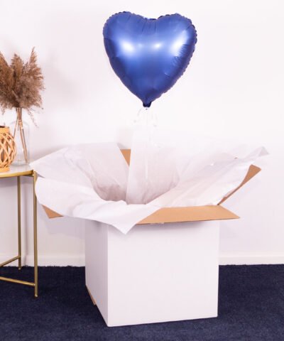 Balon granatowe serce w pudełku na prezent