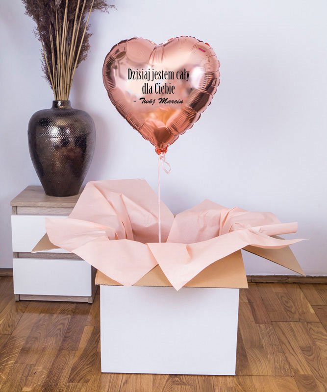 Nowoczesny prezent dla żony – balon serce z helem w pudełku