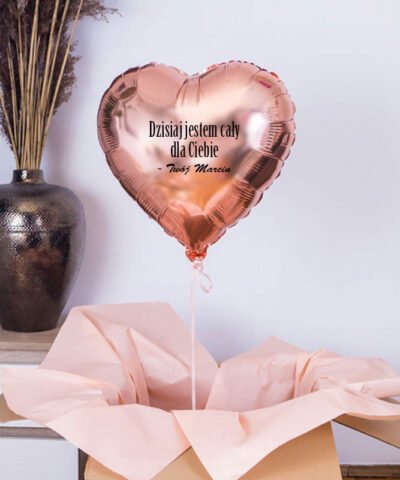 Nowoczesny prezent dla żony – balon serce z helem w pudełku