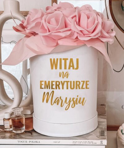 Prezent dla emerytki z imieniem – Flower Box Róże