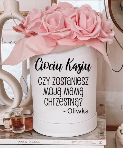 Pytanie o bycie Matką Chrzestną – Kwiaty w boxie z personalizacją