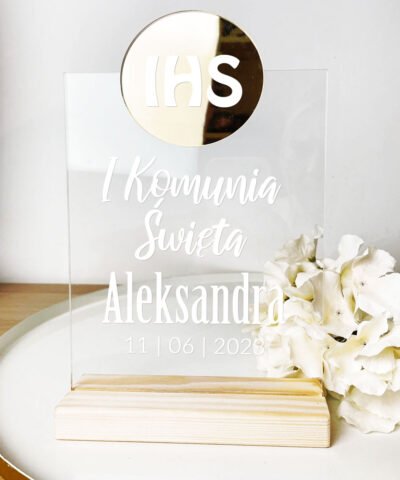 Elegancki prezent na Komunię – Personalizowana statuetka IHS