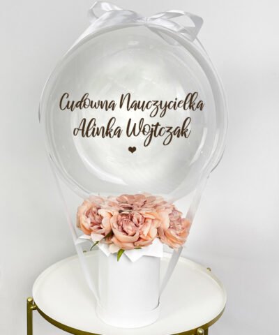 Elegancki zestaw prezentowy dla nauczyciela – Flowe Box z imieniem nauczycielki
