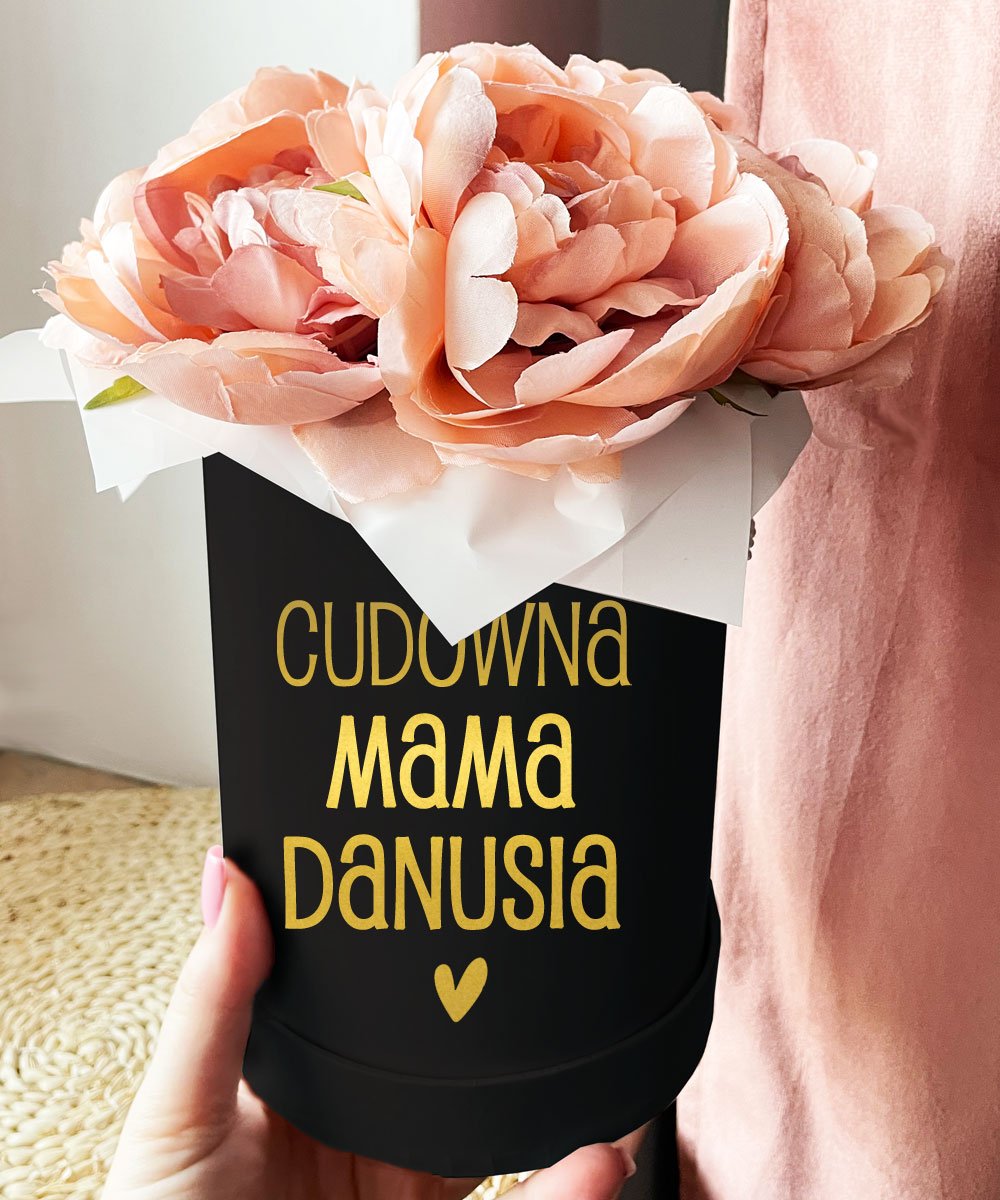 Kwiaty w pudełku dla Mamy na prezent – Cudowna Mama Piwonie