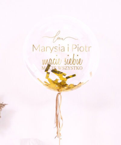 Elegancki prezent na ślub z personalizacją – balon w pudełku LOVE