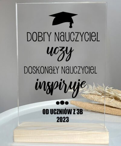 Elegancka statuetka dla nauczyciela z personalizacją – DOSONAŁY NAUCZYCIEL
