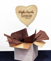 Pytaniem o zostanie Ojcem Chrzestnym - balon z helem w pudełku