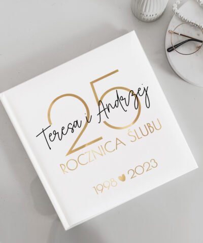 Personalizowany album na zdjęcia – Prezent na rocznicę ślubu