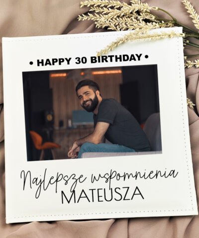 Prezent na urodziny dla niego – album na zdjęcia z personalizacją