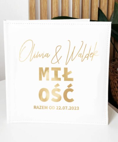Album na zdjęcia miłość – ślubny prezent z personalizacją