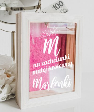 Drewniana skarbonka dla dziewczynki z personalizacją KRÓLEWNA