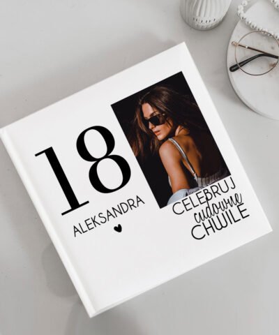 Album na zdjęcia jako prezent na 18 urodziny BLACK