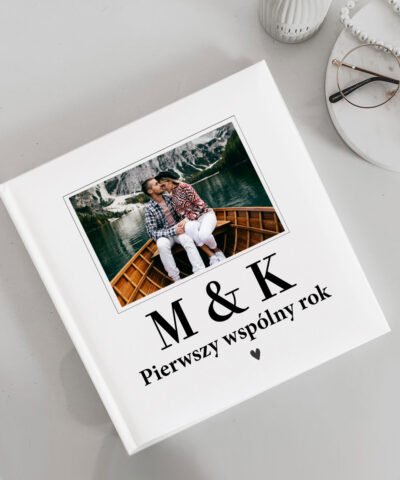 Album na fotografie PIERWSZY ROK ze zdjęciem na okładce