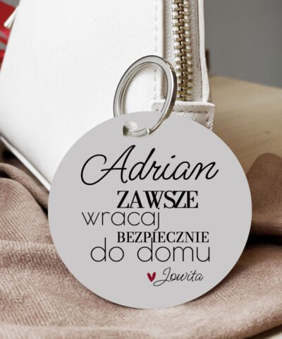 Brelok dla mężczyzny z personalizacją WRACAJ BEZPIECZNIE