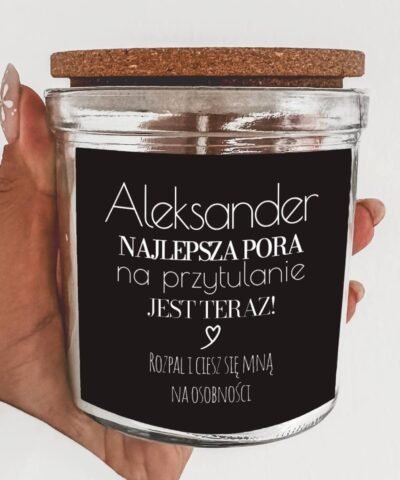 Personalizowana świeca zapachowa Prezent dla zakochanych – Najlepsza PORA