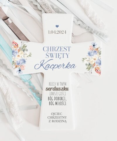 Ramka KRZYŻ z personalizacją na chrzest dla chłopca KWIATY
