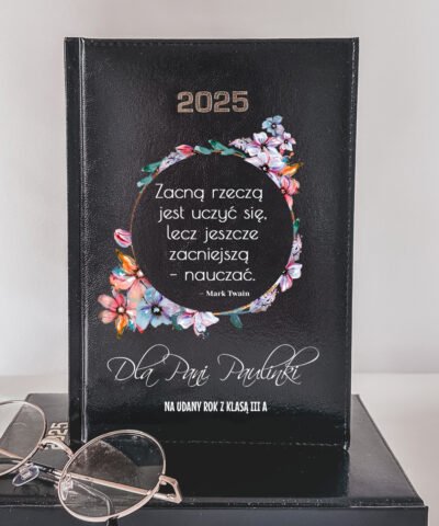 Kalendarz książkowy w kwiaty dla nauczycielki NAUCZANIE