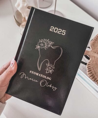 Kalendarz dla stomatologa z imieniem na prezent