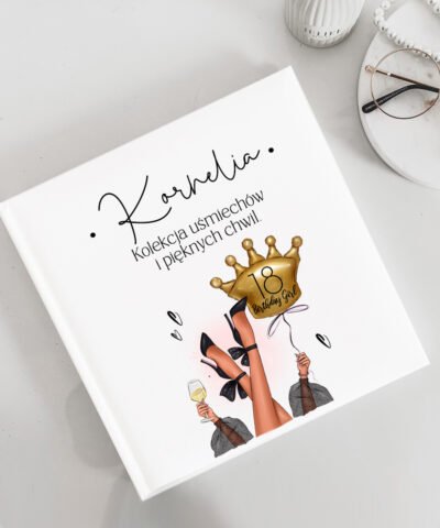 Stylowy album na zdjęcia na 18 urodziny z imieniem