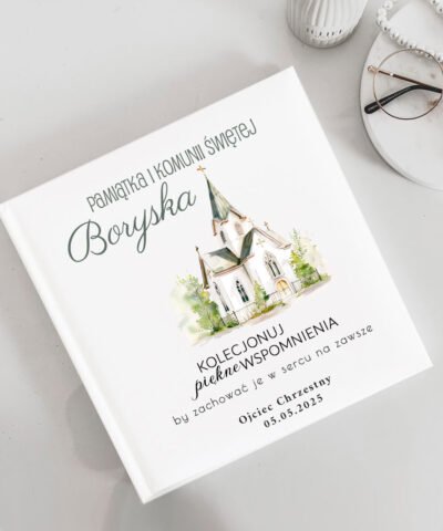 Pamiątka I Komunii Świętej album z eko skóry z imieniem – Kościółek