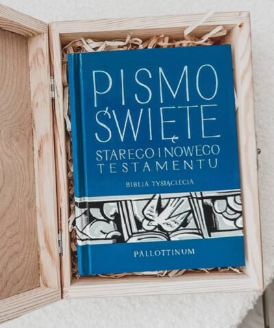 Pismo święte z okazji Komunii Świętej w drewnianym etui – Złoty Krzyż