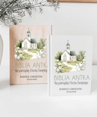 Biblia z nadrukiem w drewnianym pudełku PREZENT z okazji Chrztu Świętego – Kościółek