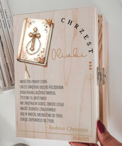 Biblia w pudełku drewnianym na Chrzest Święty z personalizacją – Księga