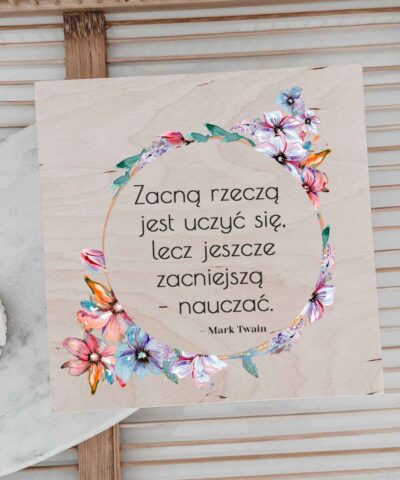 Prezent dla wychowawcy – drewniane pudełeczko z personalizacją Nauczanie