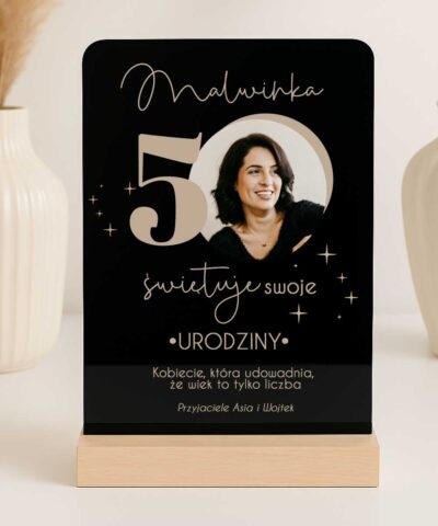 Elegancki prezent na 50 urodziny – statuetka ze zdjęciem
