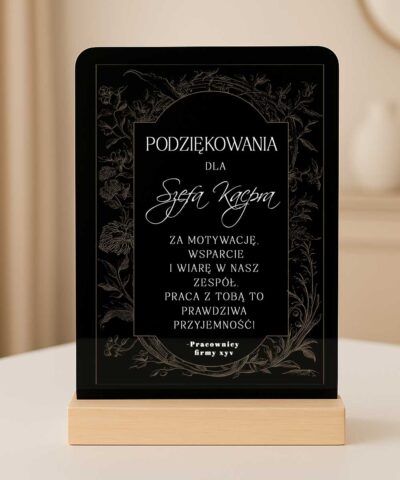 Elegancka czarna statuetka dla szefa – podziękowanie w nowoczesnym stylu