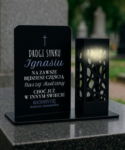 Znicz z latarenką i imieniem dla syna – dekoracja nagrobna na Wszystkich Świętych