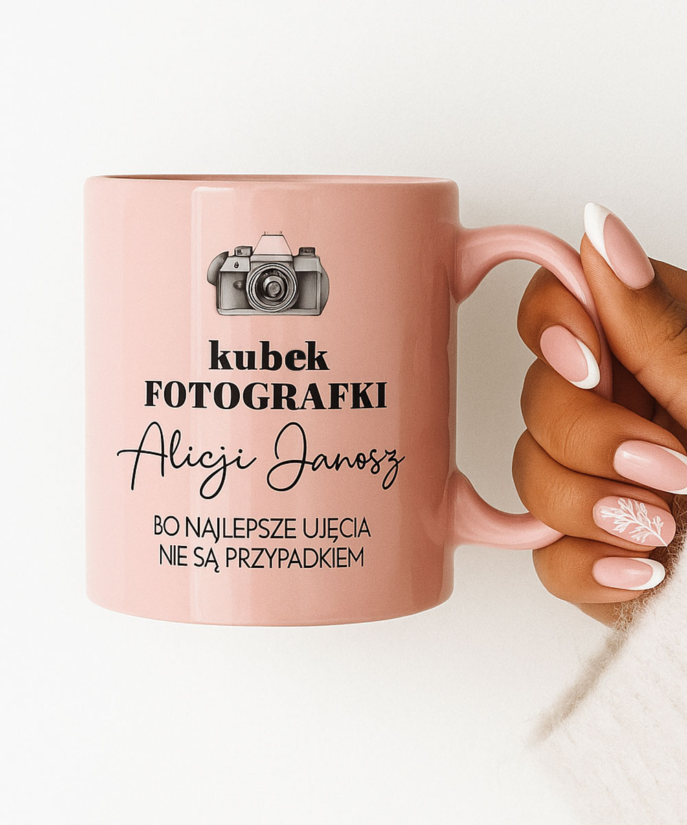 Różowy kubek fotografki z imieniem na prezent
