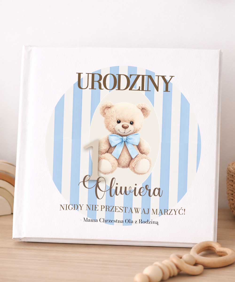 Album na roczek personalizowany z imieniem Miś z błękitną Kokardą
