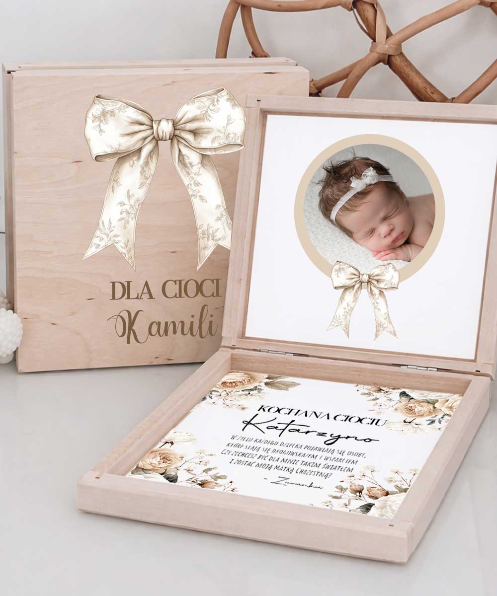 Beżowa prośba o bycie Matką Chrzestną w pudełeczku – motyw kokardy