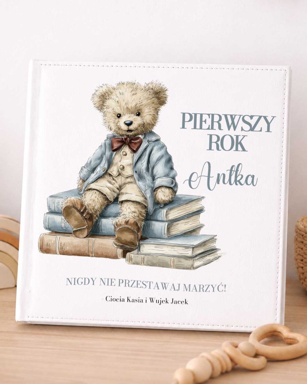 Album na pierwszy rok dziecka z imieniem MIŚ