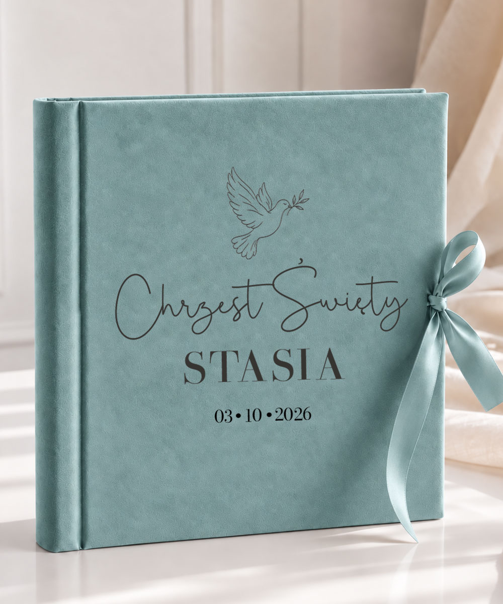Album na chrzest z gołąbkiem welurowy personalizowany z imieniem